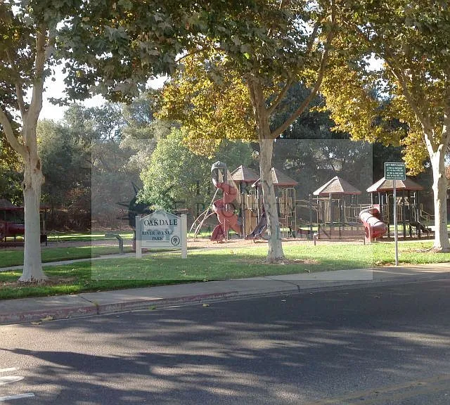 808 Boyd Dr — Photo 3