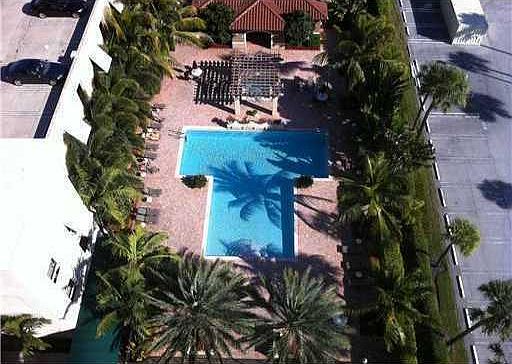 4th image of 616 Clearwater Park Rd APT 1404