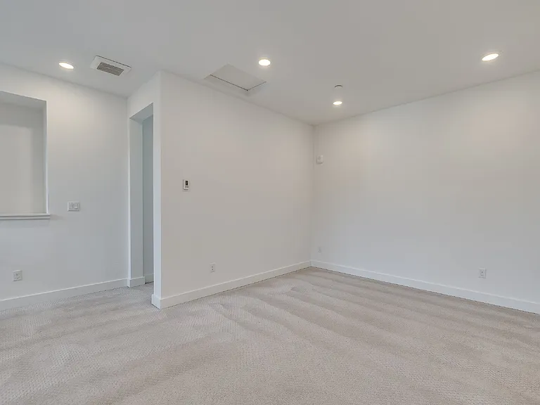 23115 NE 8th St — Photo 19