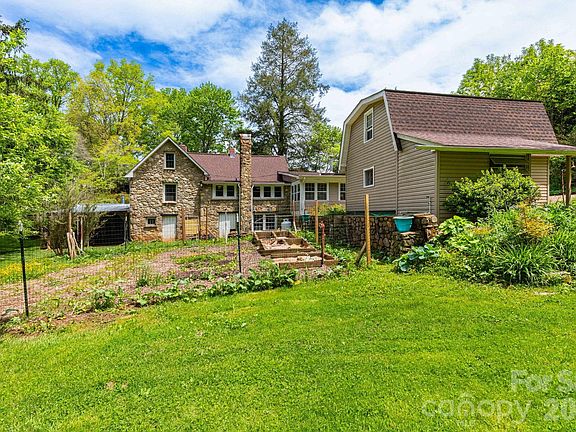3rd image of 1492 Murray Rd