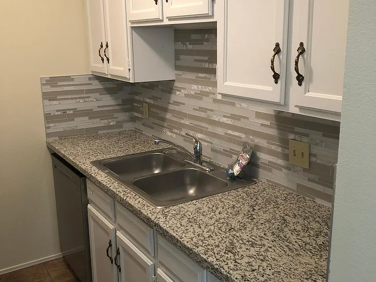 NEWLY
Remodeled Kitchen