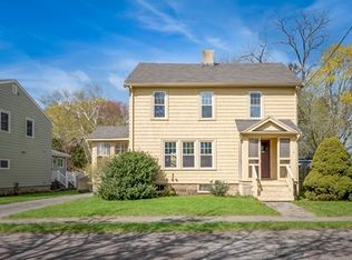 4 Laurel St, Marblehead, MA 01945