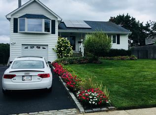 6 Amapola Ln, Kings Park, NY 11754