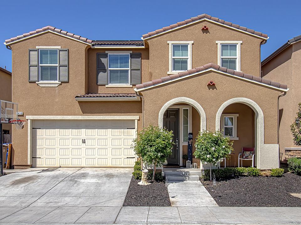 2nd image of 3416 Amanecer Ave
