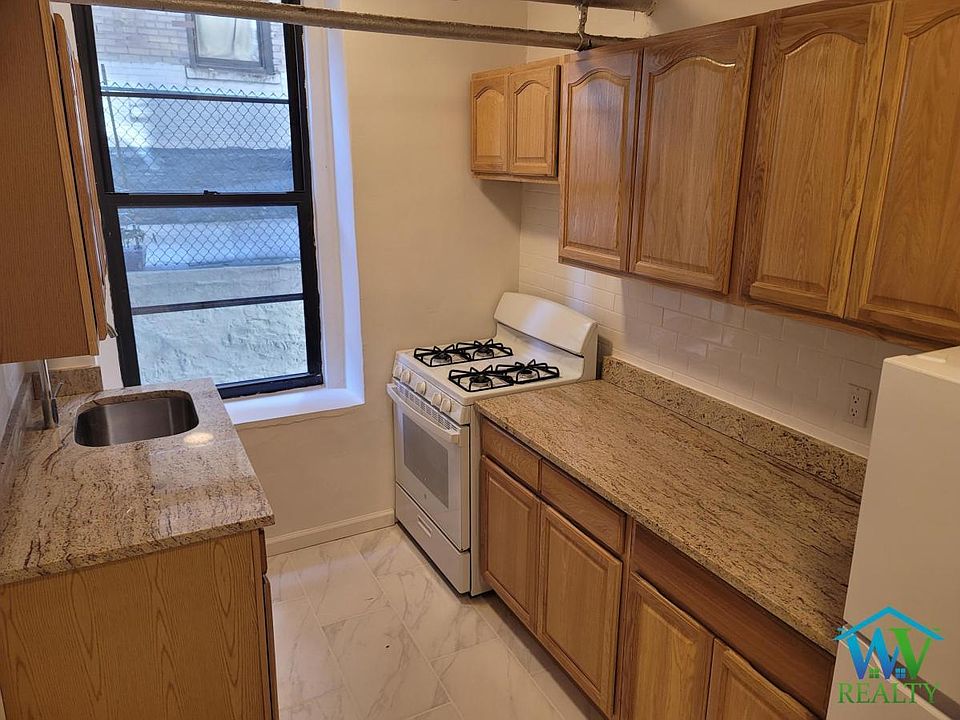 1st image of 2454 Webb Ave #B4