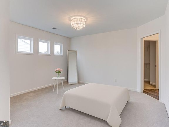 4th image of 1810 Primrose Park Rd