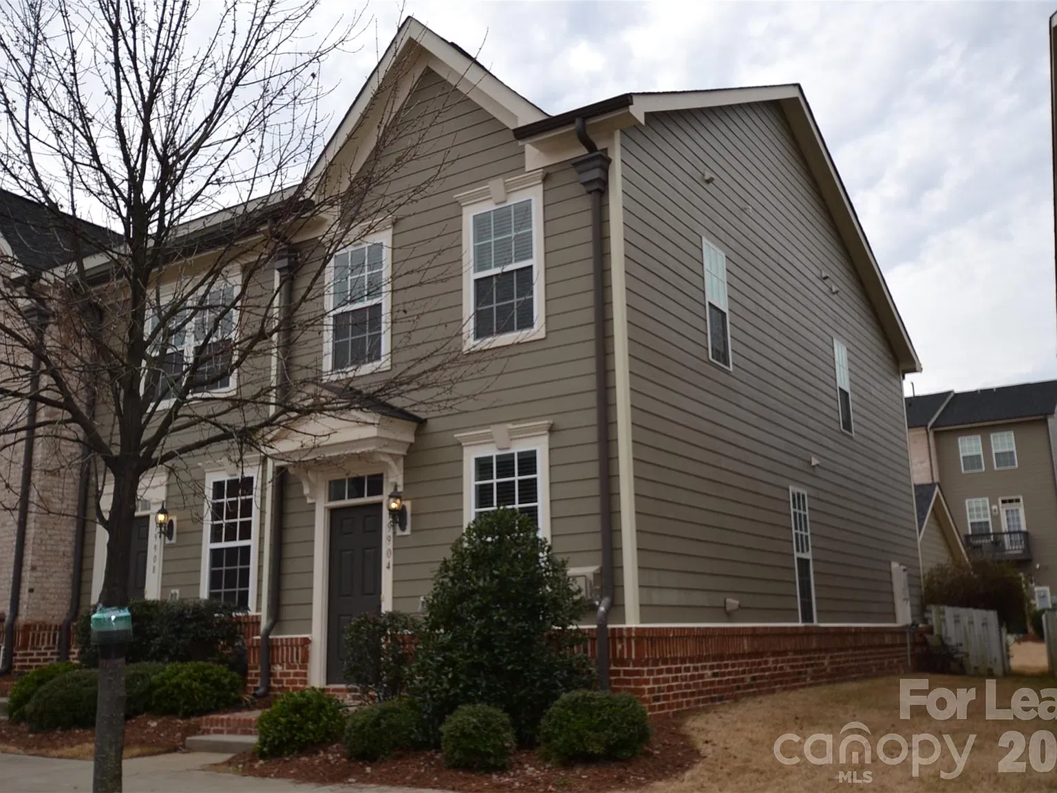 2 bed, 2.5 bath, 1152 sqft, $1,700 — Photo 1