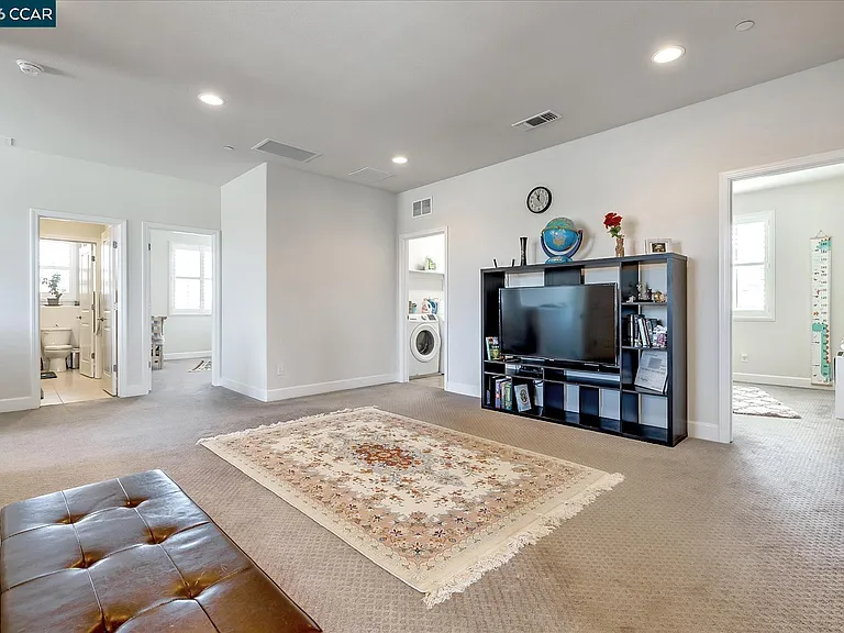 582 Mandevilla Dr — Photo 25