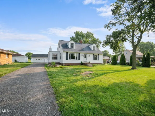 5837 Seaman Rd, Oregon, OH 43616