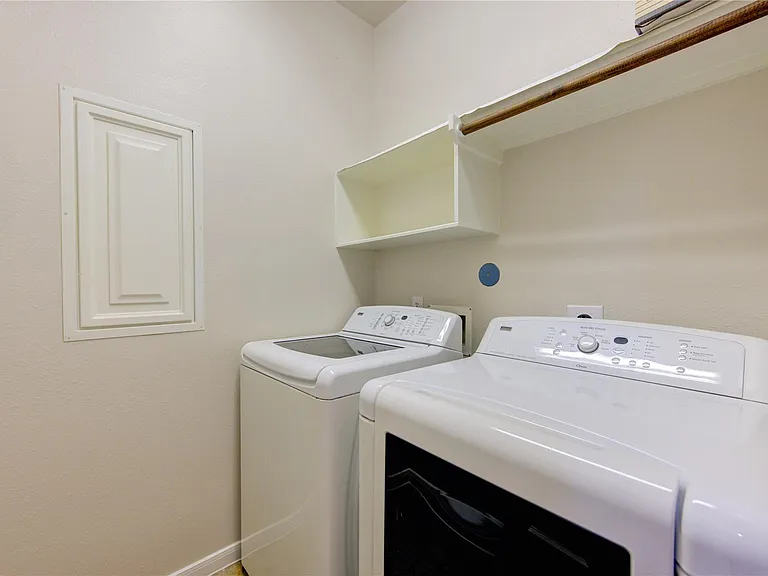 1903 Hampton Lakes Ct — Photo 13
