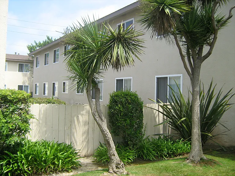 Pacifica Apartments — Photo 12