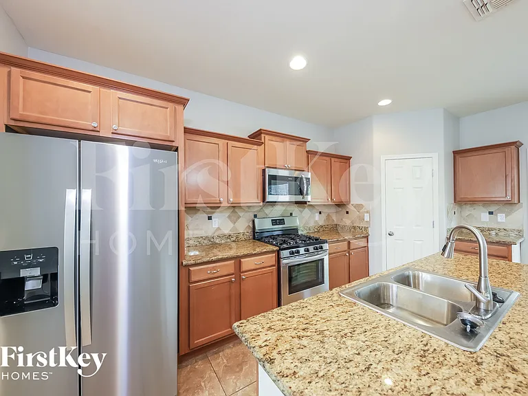 11028 E Silver Springs Ave — Photo 8