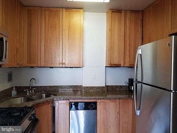 2nd image of 1111 Arlington Blvd APT 307