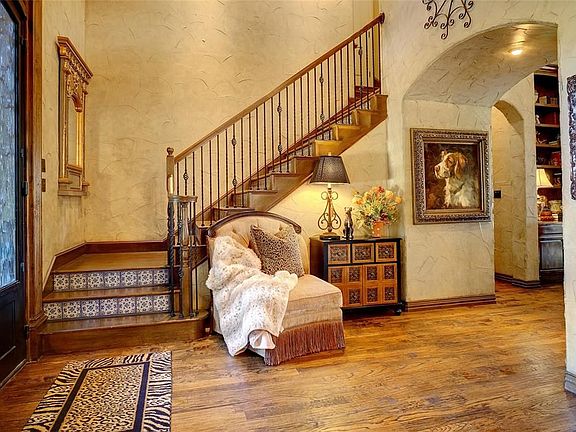 4th image of 121 Crest Canyon Dr