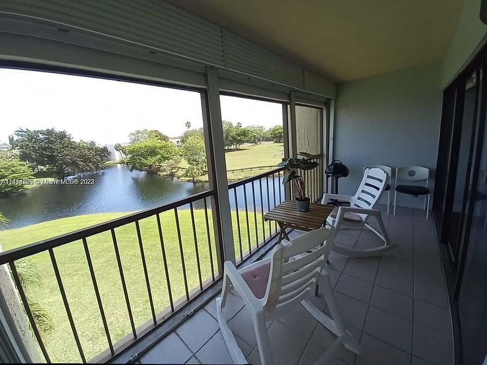 1st image of 230 Lakeview Dr APT 311