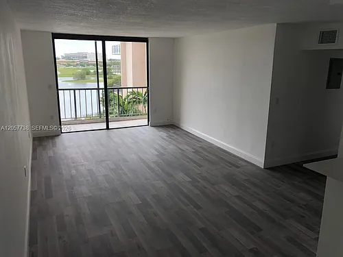 9682 Fontainebleau Blvd Photo 1