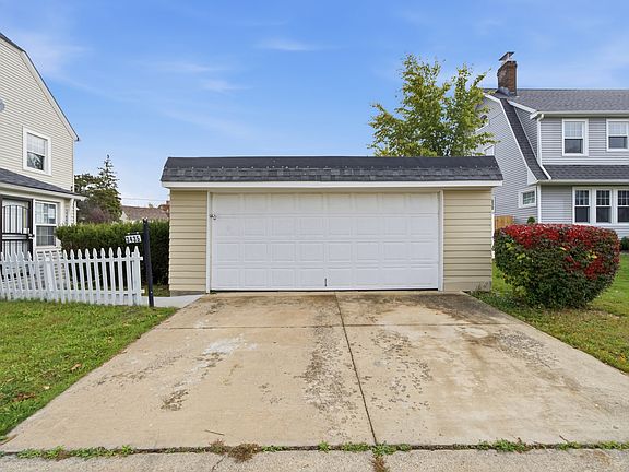 3rd image of 3428 Milverton Rd #2