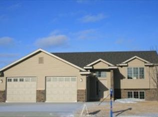 1218 20th Ave SE, East Grand Forks, MN 56721