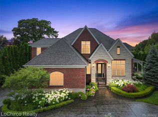 55223 Meadow Ridge Ct, Shelby Township, MI 48316