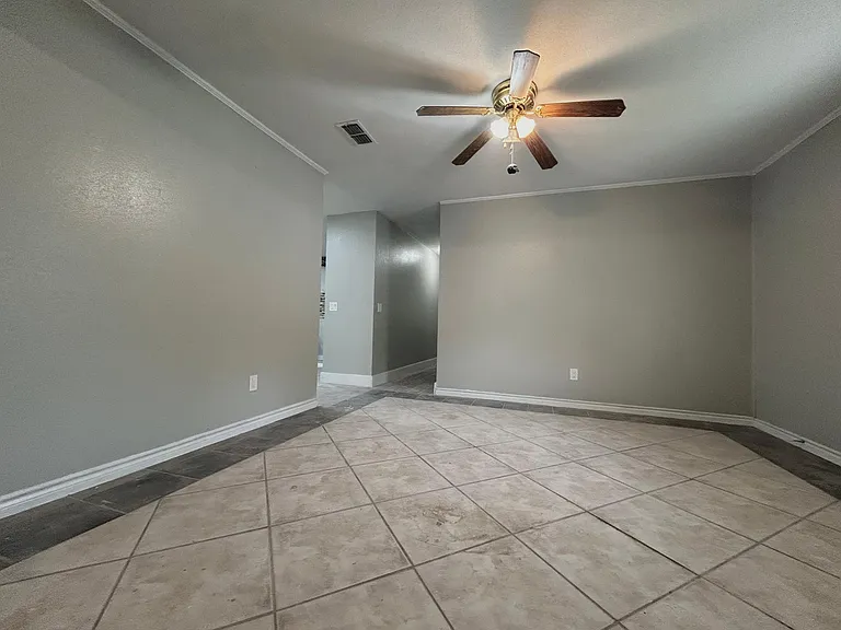 1008 Oak Hollow Pl — Photo 5