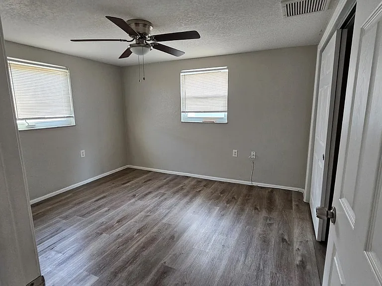 1525 Plum Tree Rd — Photo 6