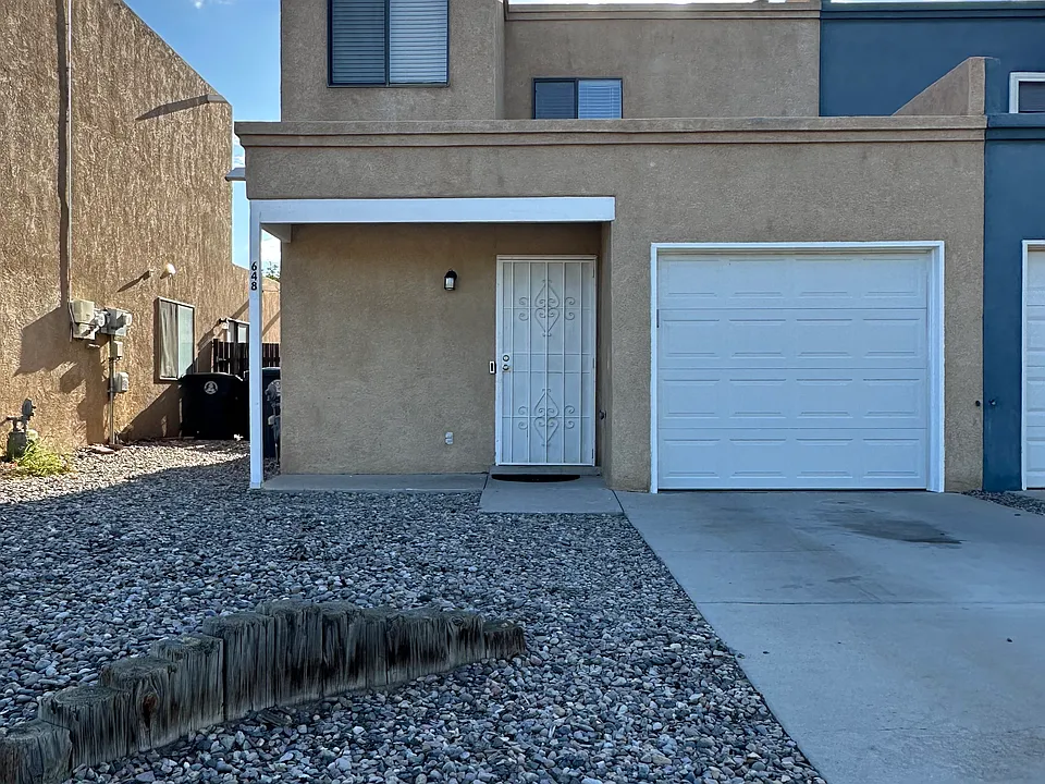 648 Bataan Dr SW