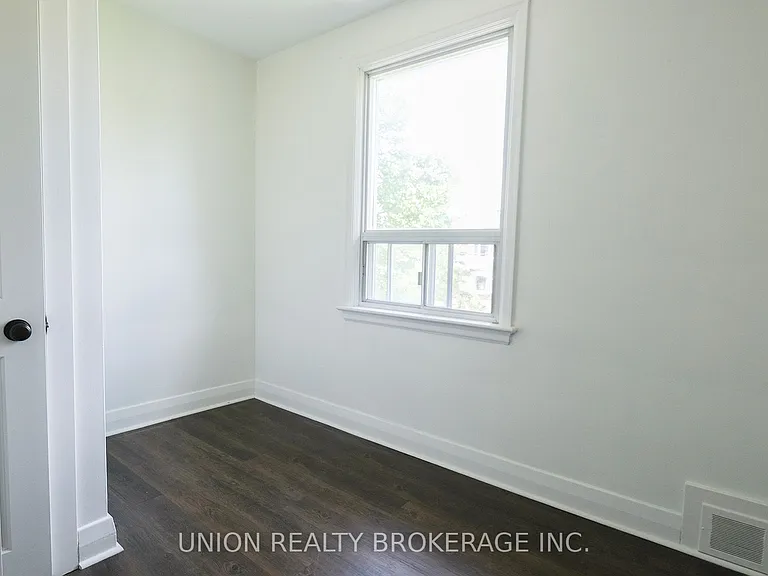 87 Midland Ave — Photo 11