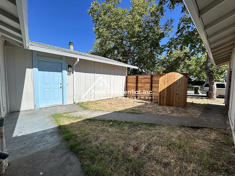 6328 Bonham Cir — Photo 6