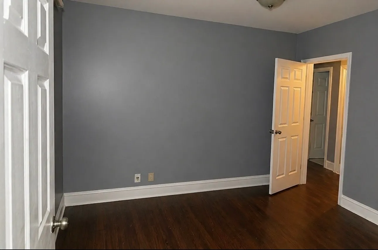 2 bed, 900 sqft, $1,600 — Photo 3