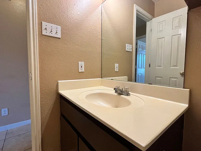1007 Circle M Dr #C — Photo 11