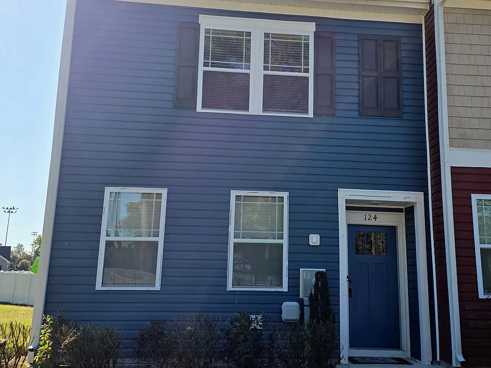124 Willowtree Ln