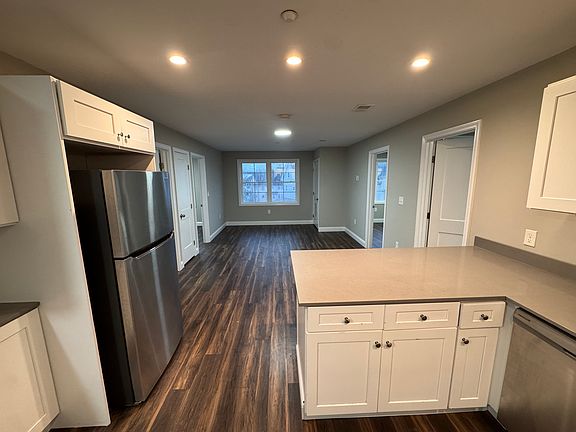 2nd image of 67 Shepard St #10