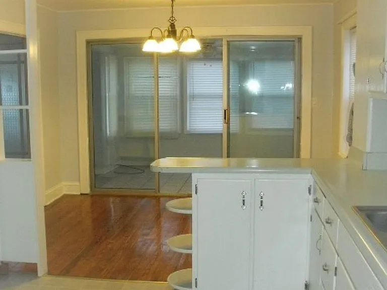 901 Johnson Ave — Photo 24