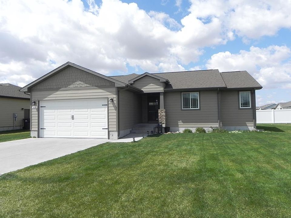 1st image of 404 Buffalo Grass St