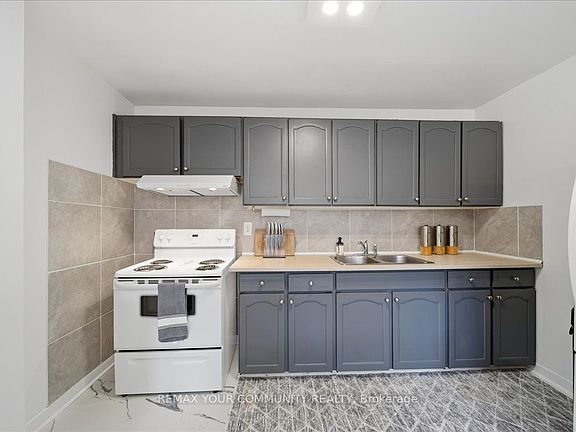 4th image of 23 Brookwell Dr #3