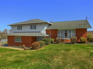 127 Jackson Dr, Ellwood City, PA 16117