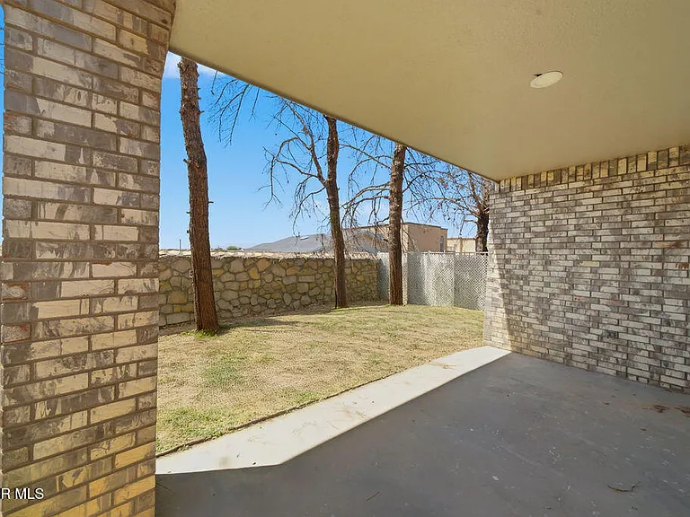 821 Los Lagos Way #A — Photo 26