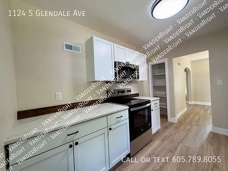 1124 S Glendale Ave — Photo 5