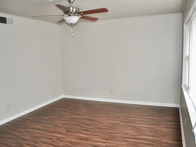 1434 W Water St — Photo 3