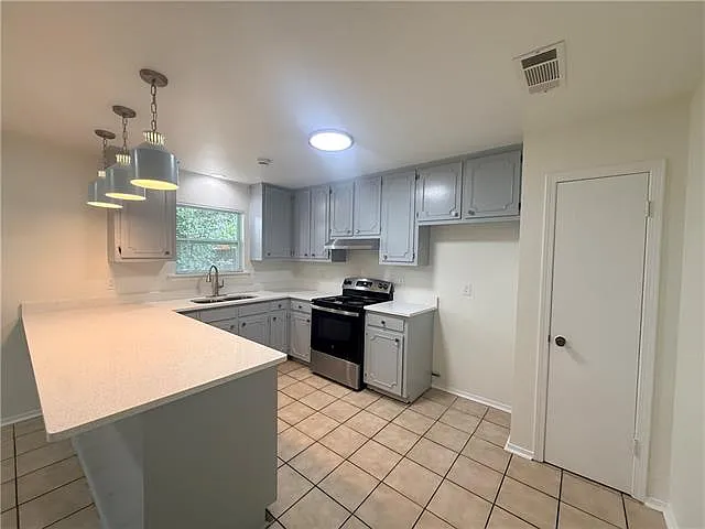 805 Terry Pkwy — Photo 3