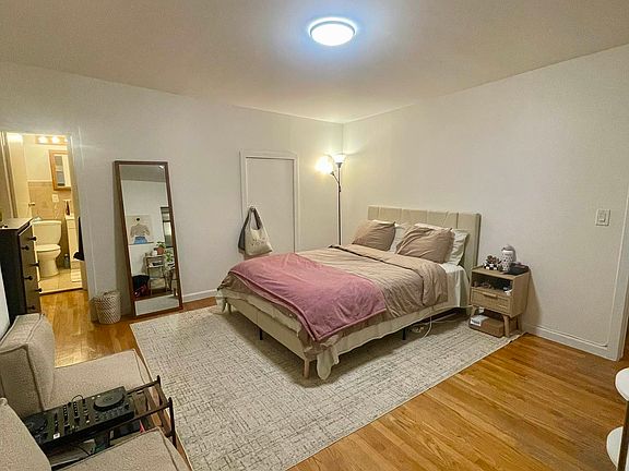 2nd image of 301 W 29th St APT 6