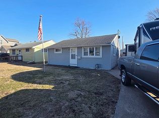 1239 9th Ave S, Clinton, IA 52732