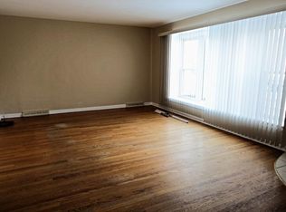 2653 W Howard St, Chicago, IL 60645