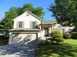 98 Homestead Dr, Lititz, PA 17543