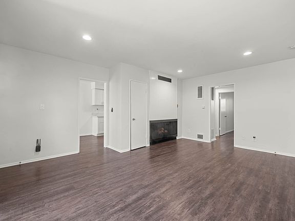 2nd image of 1537 Centinela Ave #2A