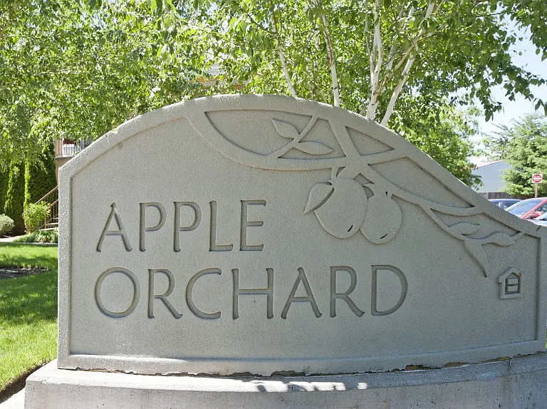 Apple Orchard Village — Photo 2