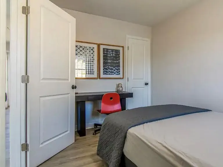 2117 Gladstone Ave — Photo 27