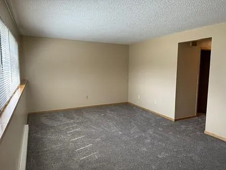 101 E Cascade Ave — Photo 4