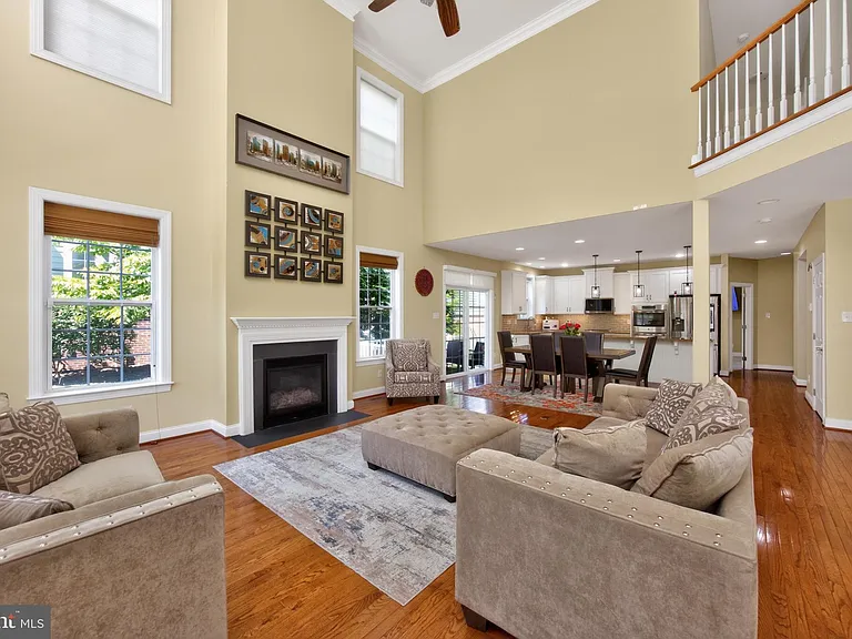 121 Shilling Ave — Photo 10