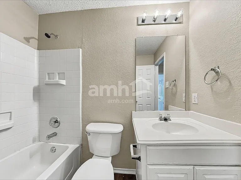 1009 Henry Ct — Photo 13